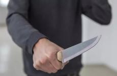 Приверженец псевдосалафизма угрожал человеку ножом во время ссоры на автозаправке в Алматы