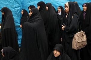 Иранда хиджаб міндетті емес пе? Бір шенеуніктің мәлімдемесі не білдіреді және неге әлемдік БАҚ үнсіз қалды